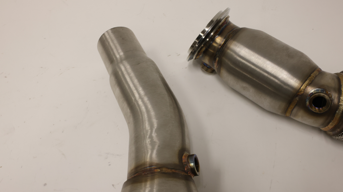 (USED) F8X S55 Downpipes (0418)