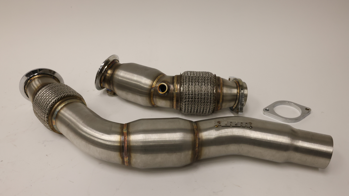 (USED) F8X S55 Downpipes (0418)
