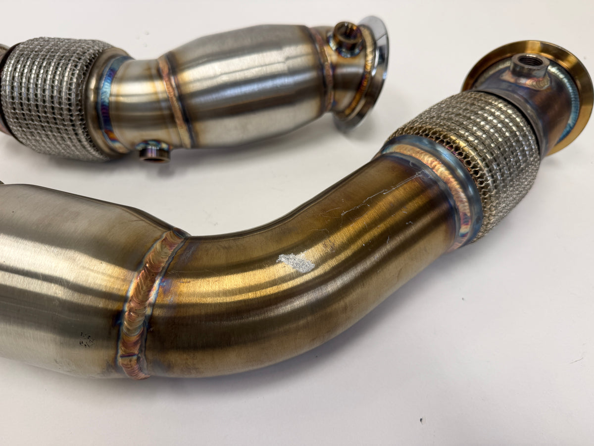 (USED) F8X S55 Downpipes (0429)