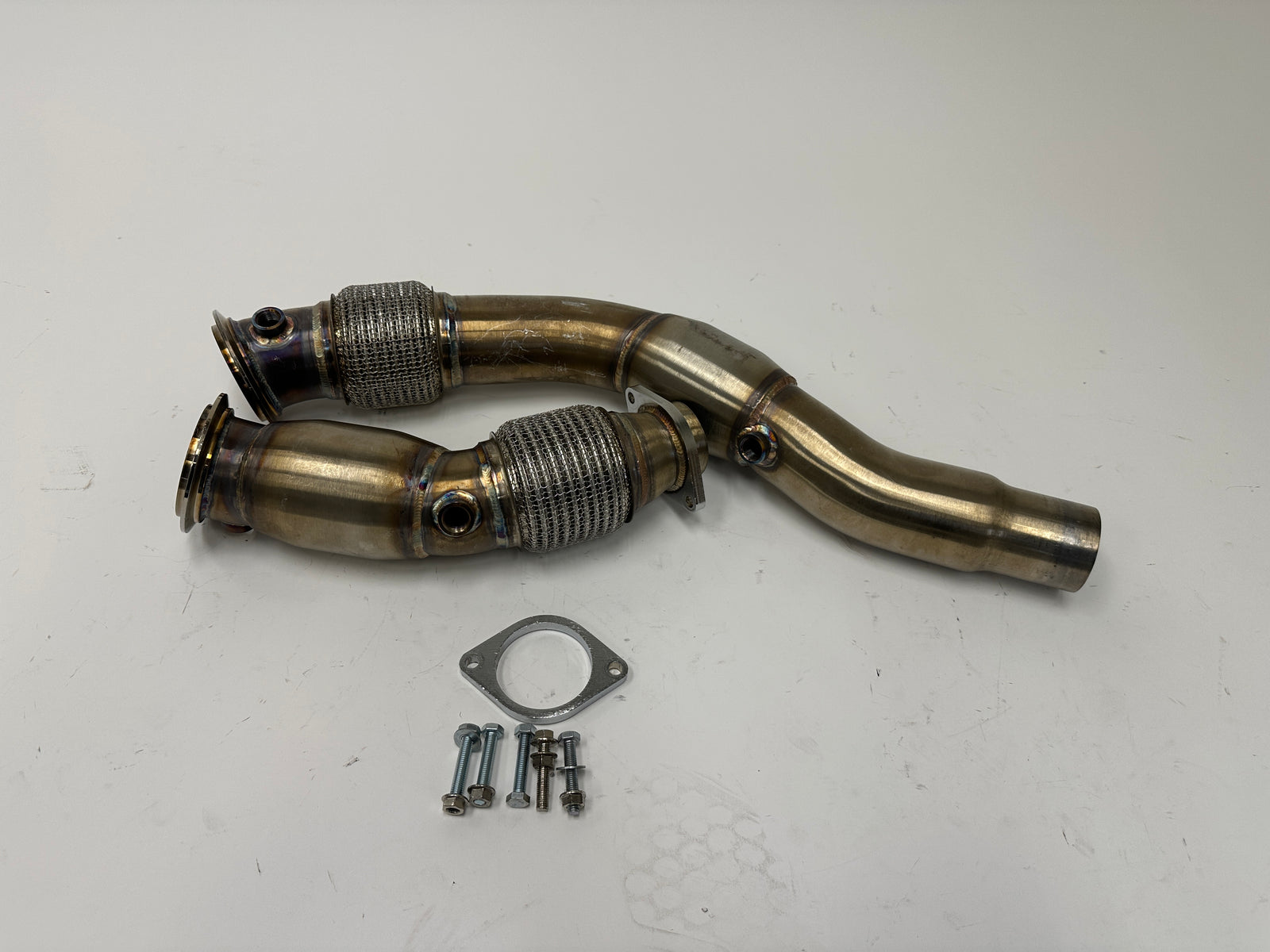 (USED) F8X S55 Downpipes (0390)